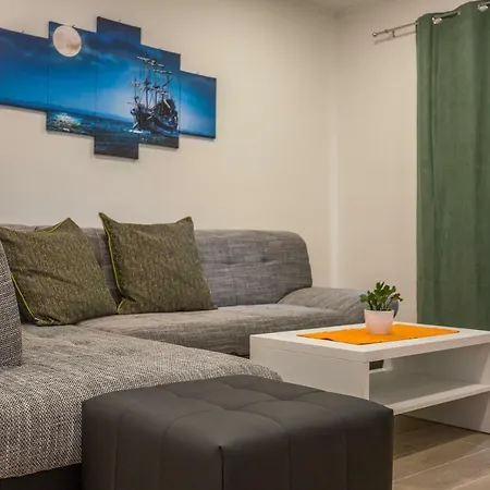 Acoustic Apartment Makarska