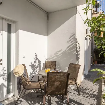 Acoustic Apartment *